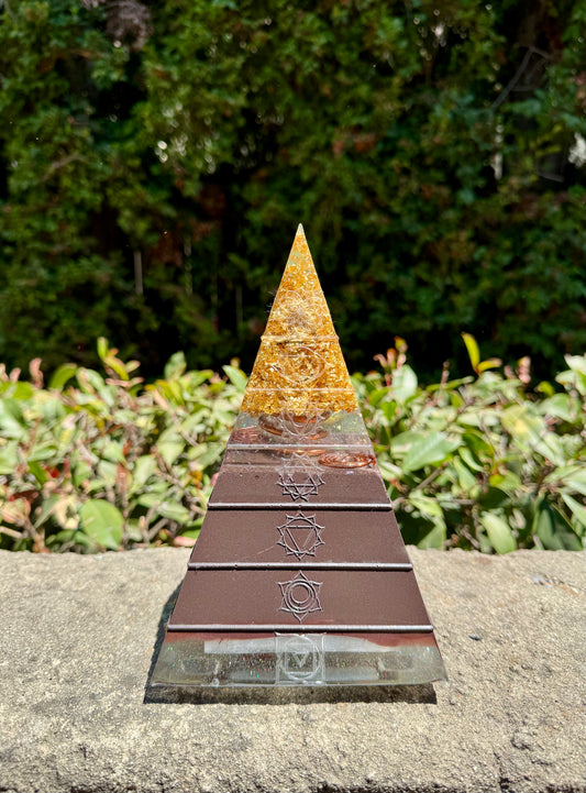 Reiki Infused Chakra Pyramid☸️